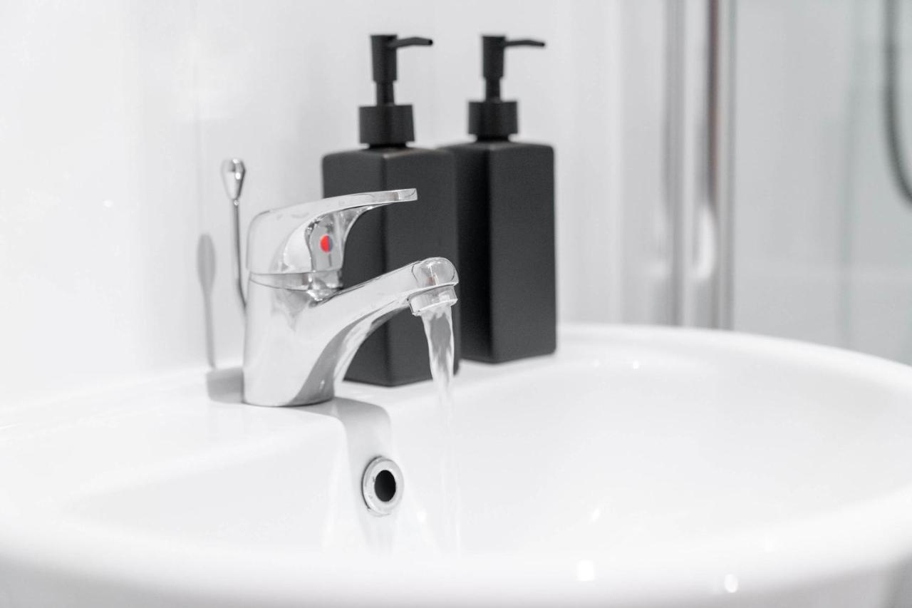 Beautiful Birmingham Central Spacious Apartment-Free Parking, Wifi, Contractors, Hs2, Bullring, Birmingham City Fc Kültér fotó